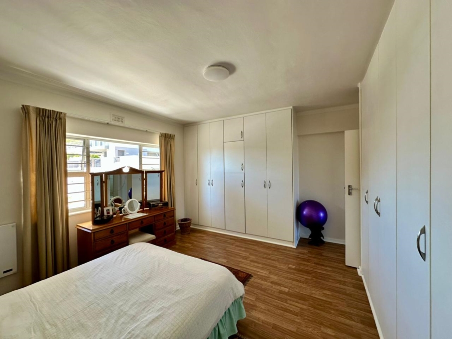 2 Bedroom Property for Sale in Sea Point Western Cape